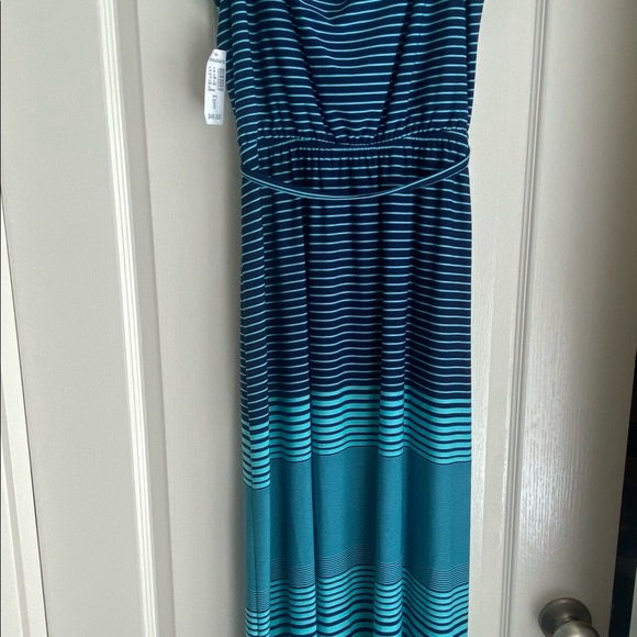 NWT Dress - Picture 6 of 8